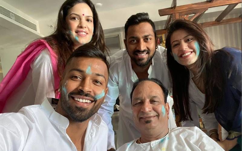 Holi 2020: Hardik Pandya Posts 'The Pandyas' Pic That Has GF Natasa Stankovic In It Too