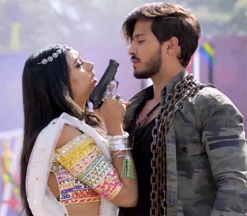 param singh and niti taylor in ghulaam