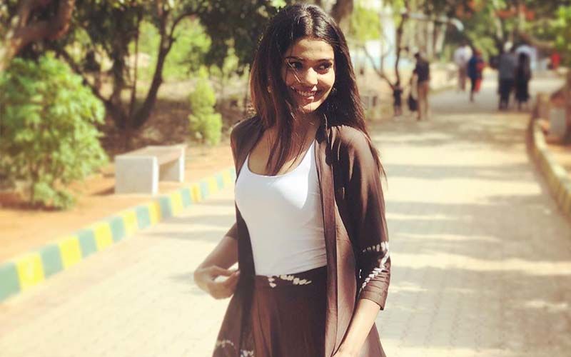Pooja Sawant's Gorgeous Outfit Is So Simple Yet So Classy