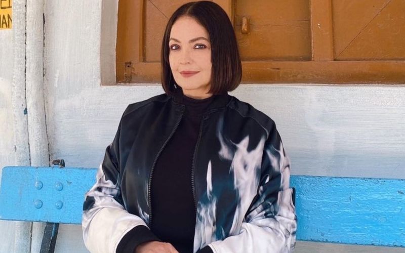 Pooja Bhatt Gets CAUGHT With A Cellphone Inside Bigg Boss OTT 2? Photo Of The Same Goes VIRAL, Here’s What We Know