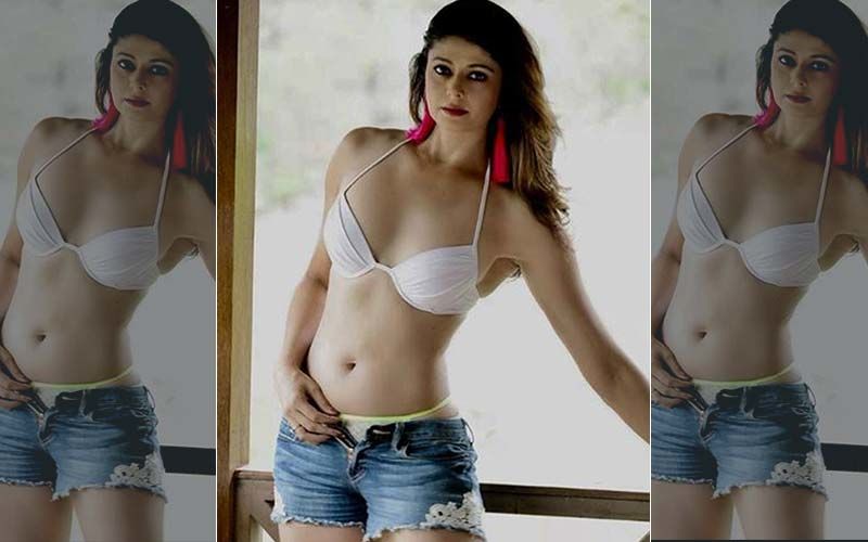 Pooja Batra Shoots For A Sultry Photoshoot and Husband Nawab Shah Can't Get Enough Of His Wifey: Watch Video