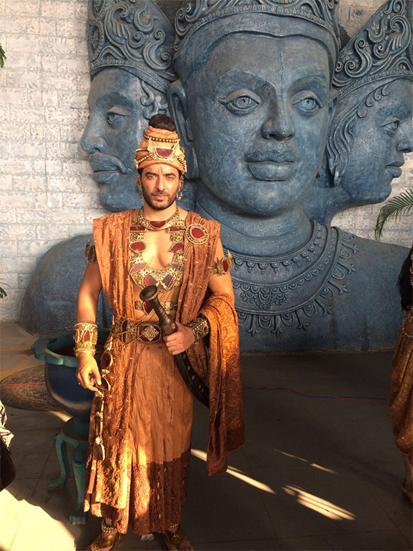 pics from the sets of porus