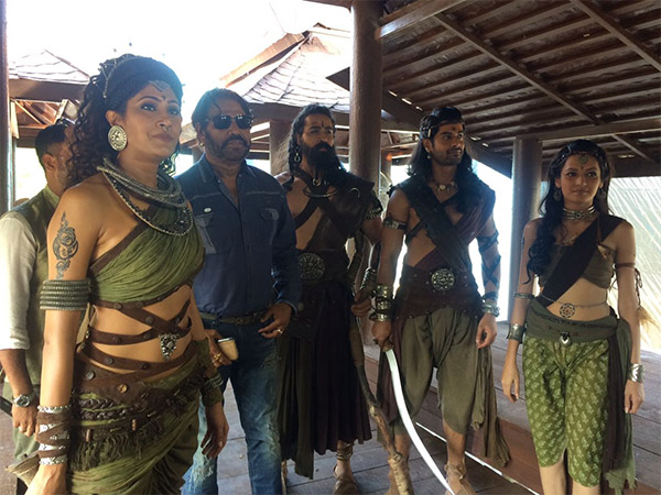 pics from the sets of porus
