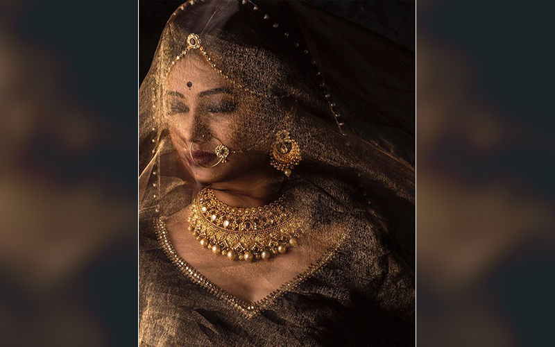 Prajakta Mali Looks Like A Goddess In Her Golden Extravaganza