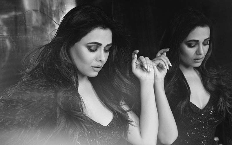 Prarthana Behere Looks Tantalizing In A Hot Black Dress With A Smoky Look