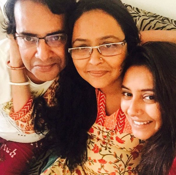 pratyusha banerjee with her parents