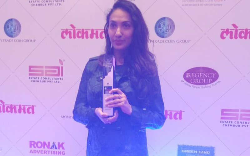 Prernaa Arora Wins The Lokmat Award For Excellence In The Entertainment Business!