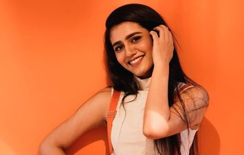 'विंक क्वीन' प्रिया प्रकाश ने 'फाइनल्स' के लिए गाना गाया