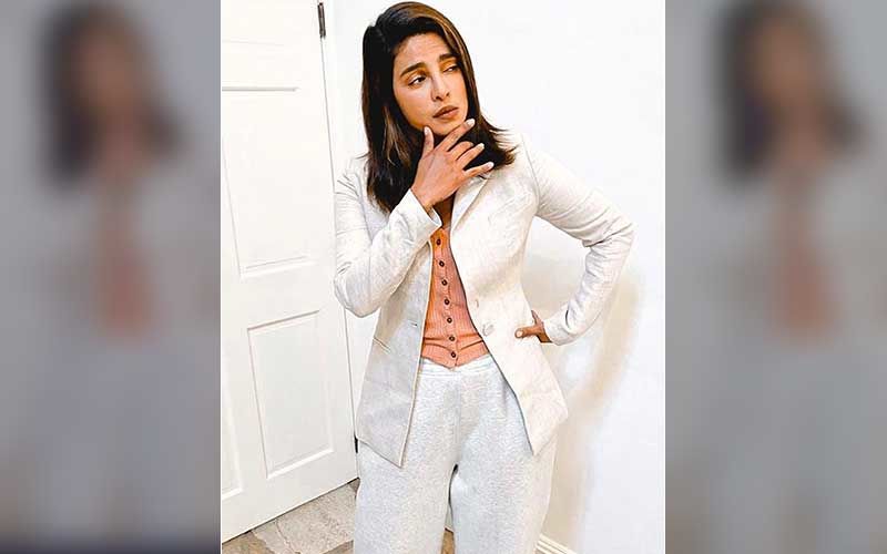 Priyanka Chopra Gives A Glimpse Of Her Sexy Zoom Meeting Lewk Featuring Formals And Pool Slippers; Mindy Kaling Is 'Dead'