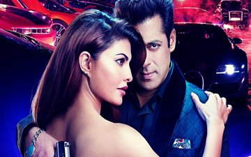 सलमान खान की बाहों में दिखी जैकलीन, दबंग ने शेयर किया रेस 3 का नया पोस्टर