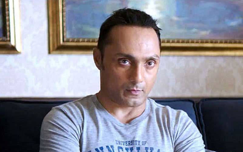 Rahul Bose Charged Rs 442.50 For Two Bananas At A Luxury Resort; Internet Has A Hilarious Take On It