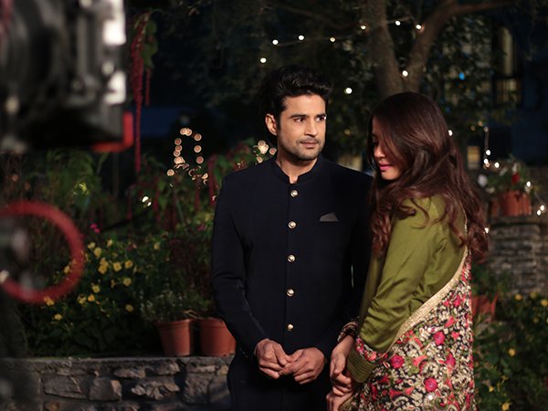 rajeev khandelwal and surveen chawla on sets of haq se