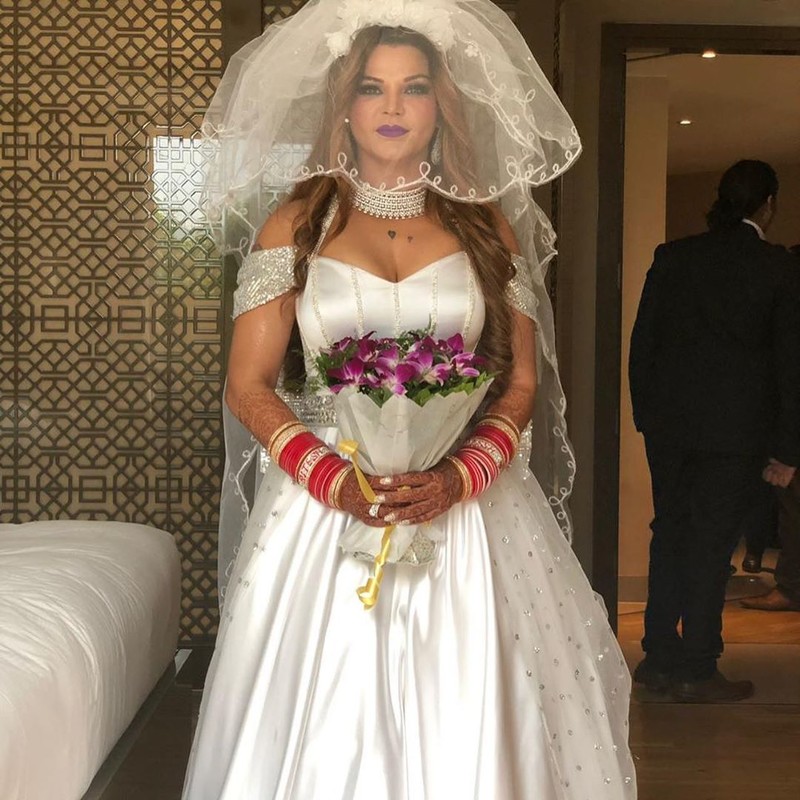 rakhi rakhi