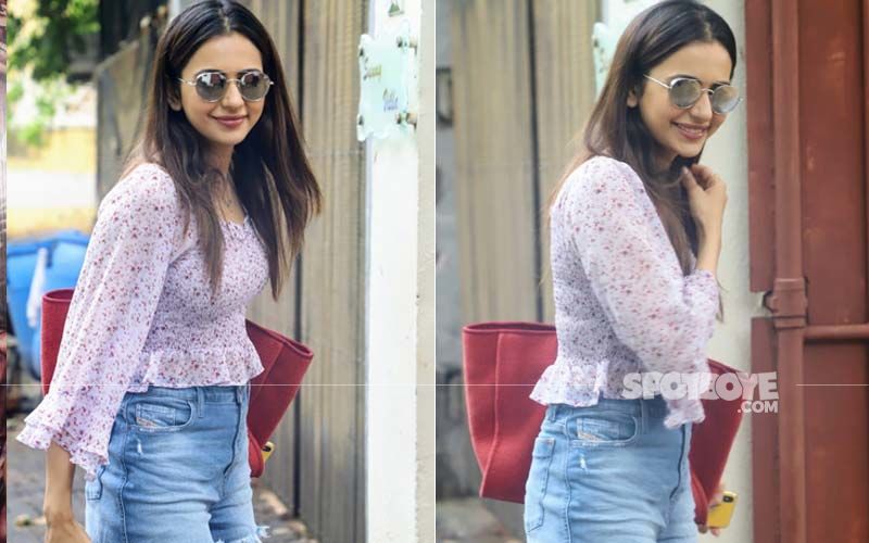 Rakul Preet Singh Is A Ray Of Sunshine As She Steps Out For A Dubbing Session