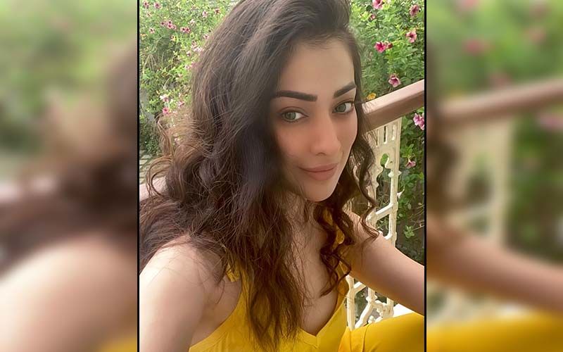 Raai Laxmi's Outdoor Workout Amidst Heavy Winds And Rain Gives Fans Fitness Goals