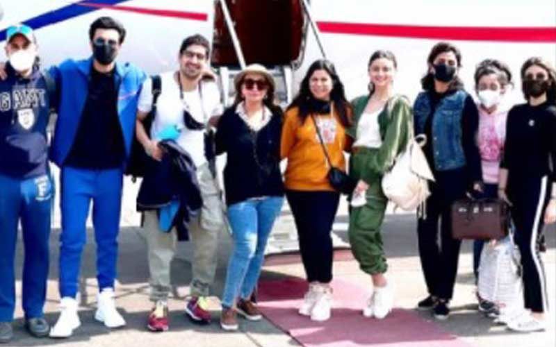 Ranbir Kapoor-Alia Bhatt’s UNSEEN VIDEO From Jungle Safari In Ranthambore Goes Viral; Bhatts And Kapoors End 2020 On A ‘Fantastic' Note