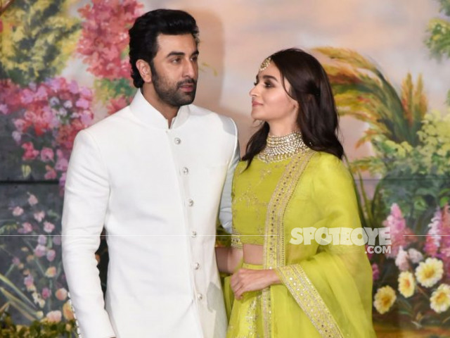 ranbir kapoor and alia bhatt at sonam kapoor wedding