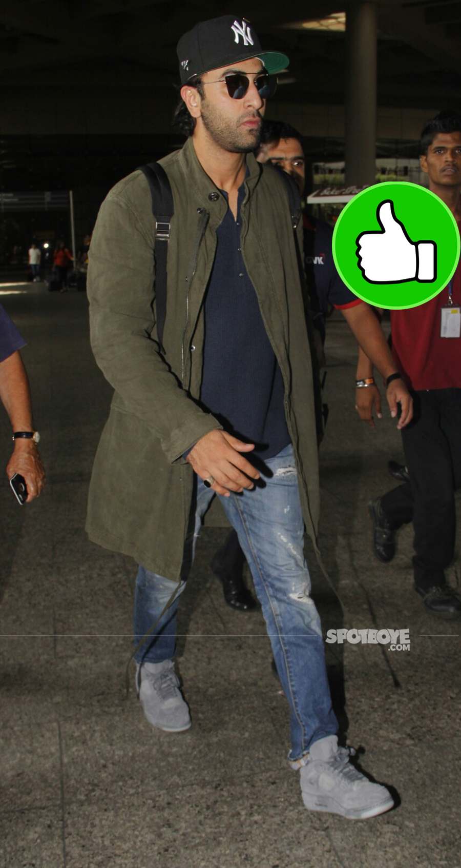 ranbir kapoor at the airport while returning from london