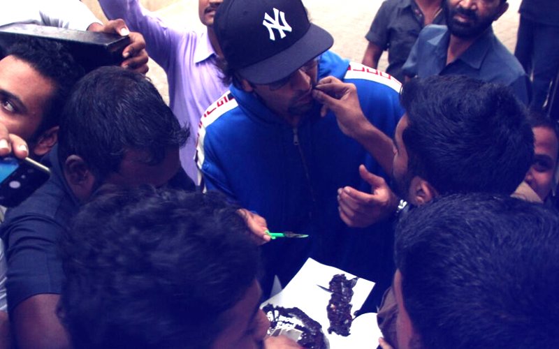 SEE PICS: Ranbir Kapoor Celebrates Birthday With His Fans