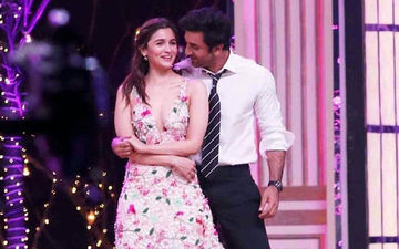 प्यार भरी निगाहों से आलिया भट्ट को देख रहे हैं रणबीर कपूर, आयान मुखर्जी ने की इंस्टाग्राम पर तस्वीर शेयर