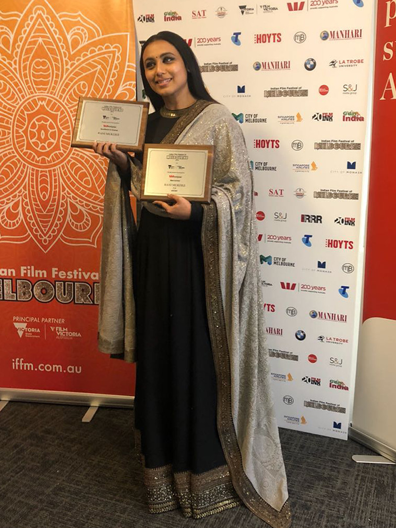 rani mukerji poses with her awards