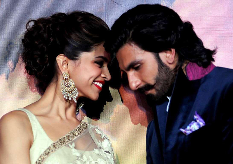 ranveer singh and deepika padukone romantic picture