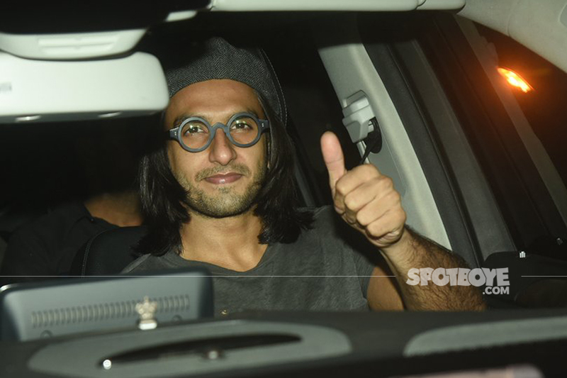 ranveer singh snapped outside deepika house