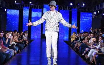 Ranveer Singh Goes Out Of His Way To Support His Childhood Friend, Clears All His Meetings To Support His Designer Buddy