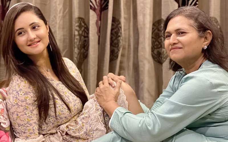 Bigg Boss 13’s Rashami Desai And Mother Rasila Ooze Mother-Daughter Goals; Hina Khan, Himanshi Khurana And Arti Singh Suggest A Caption