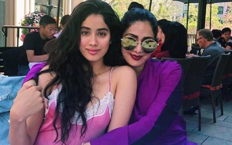 When Janhvi Kapoor Carried Off Her Mother Sridevi's Pink Floral Dupatta With Great Panache - PIC Inside