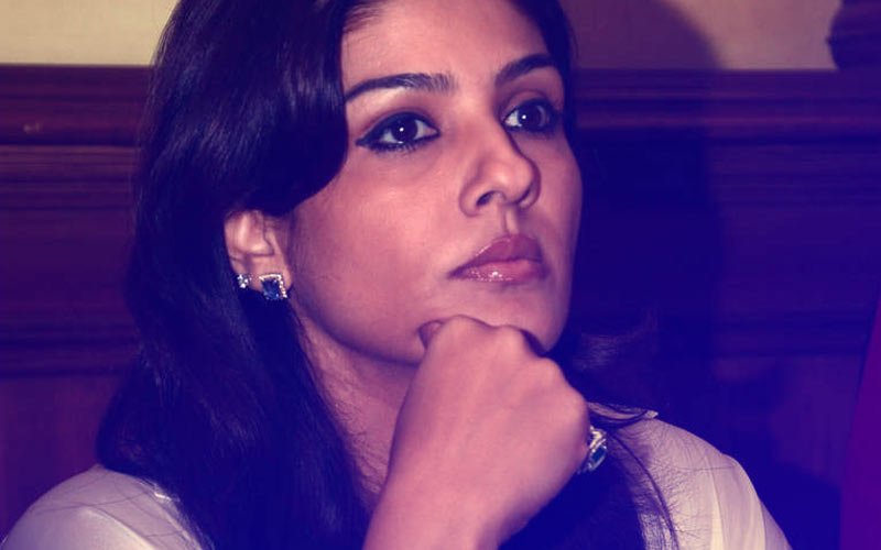 Raveena Tandon Sides The Artistes In The Anjum Rizvi Non-Payment Controversy