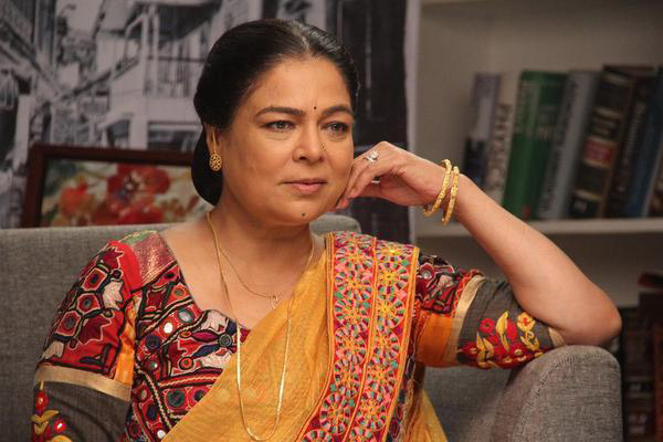 reema lagoo as dayavanti mehta in naamkaran