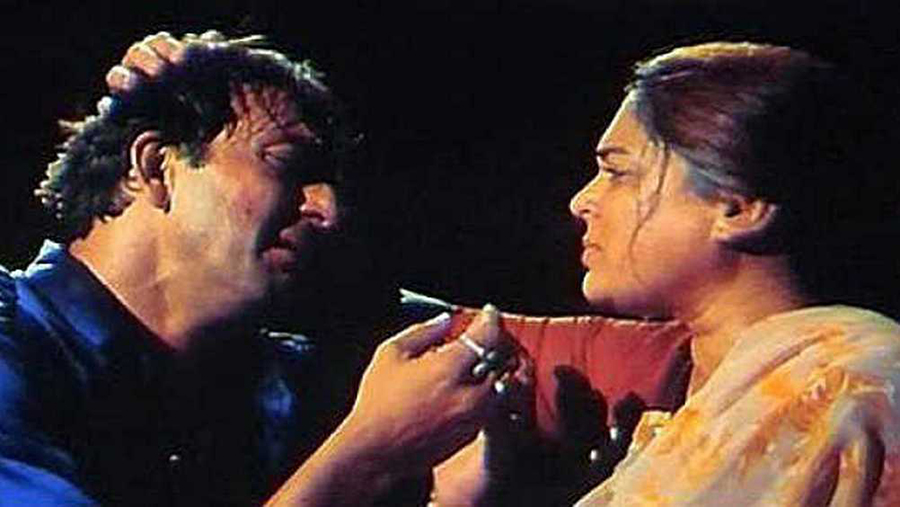 reema lagoo sanjay dutt in vaastav