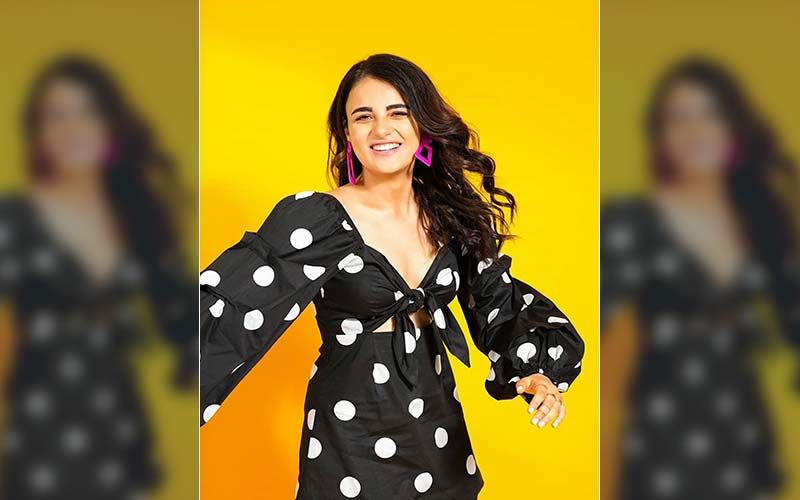 Radhika Madan's Quarantine Routine Includes A Perfect Headstand, How? Checkit Yourself