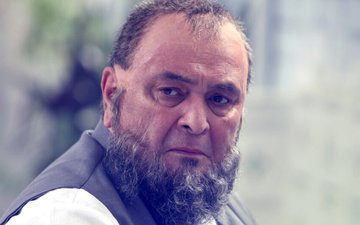 Rishi Kapoor Shares His Look From Anubhav Sinha's Mulq