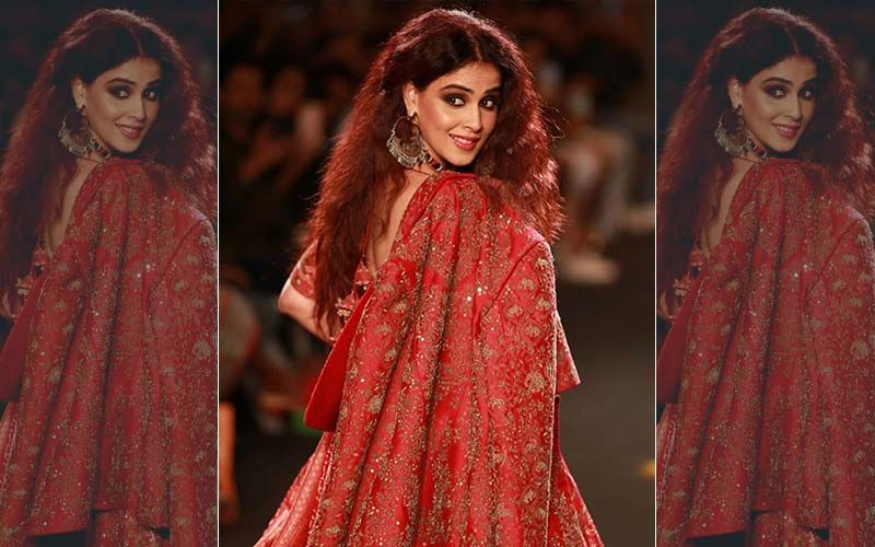 Riteish Deshmukh Adores Genelia's Lakme Fashion Week Show Stopper Look