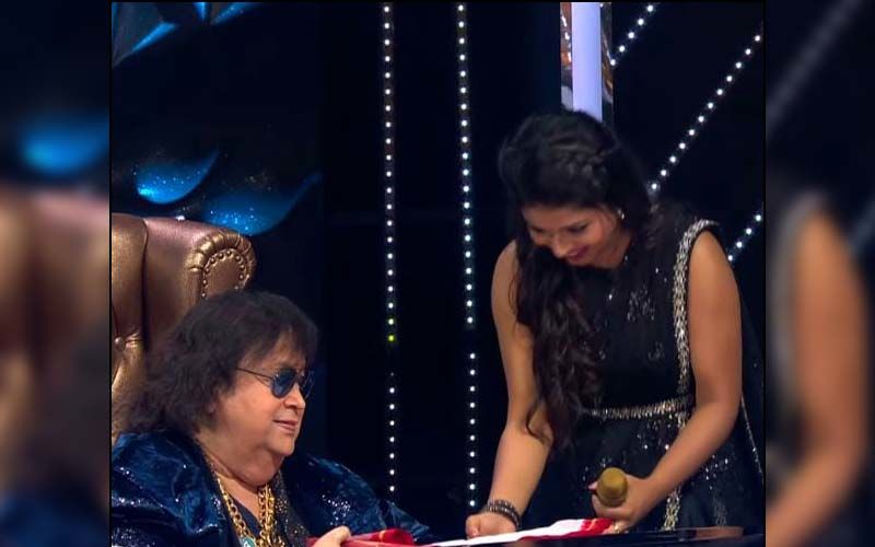 Indian Idol 12: Bappi Lehri Is Highly Impressed By Arunita Kanjilal's Performance; Veteran Singer Gives Her THIS Special Gift -WATCH