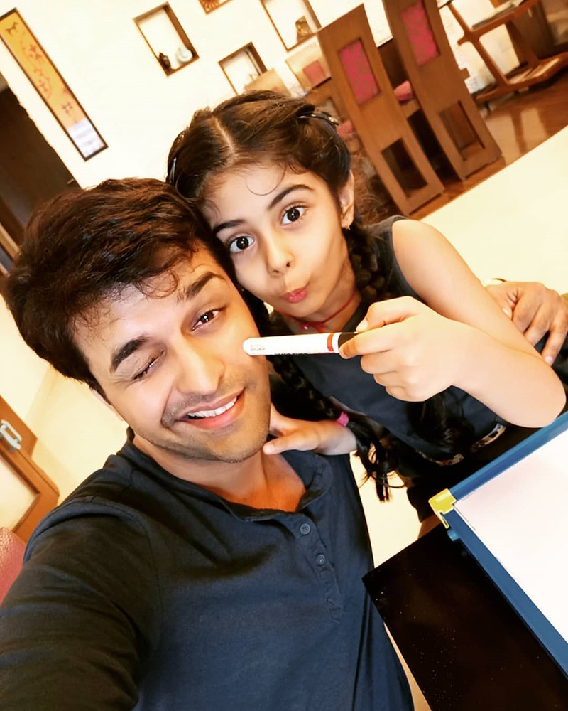 sachin shroff with daughter