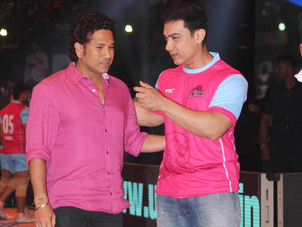 sachin tendulkar and aamir khan together at a pro kabbadi event