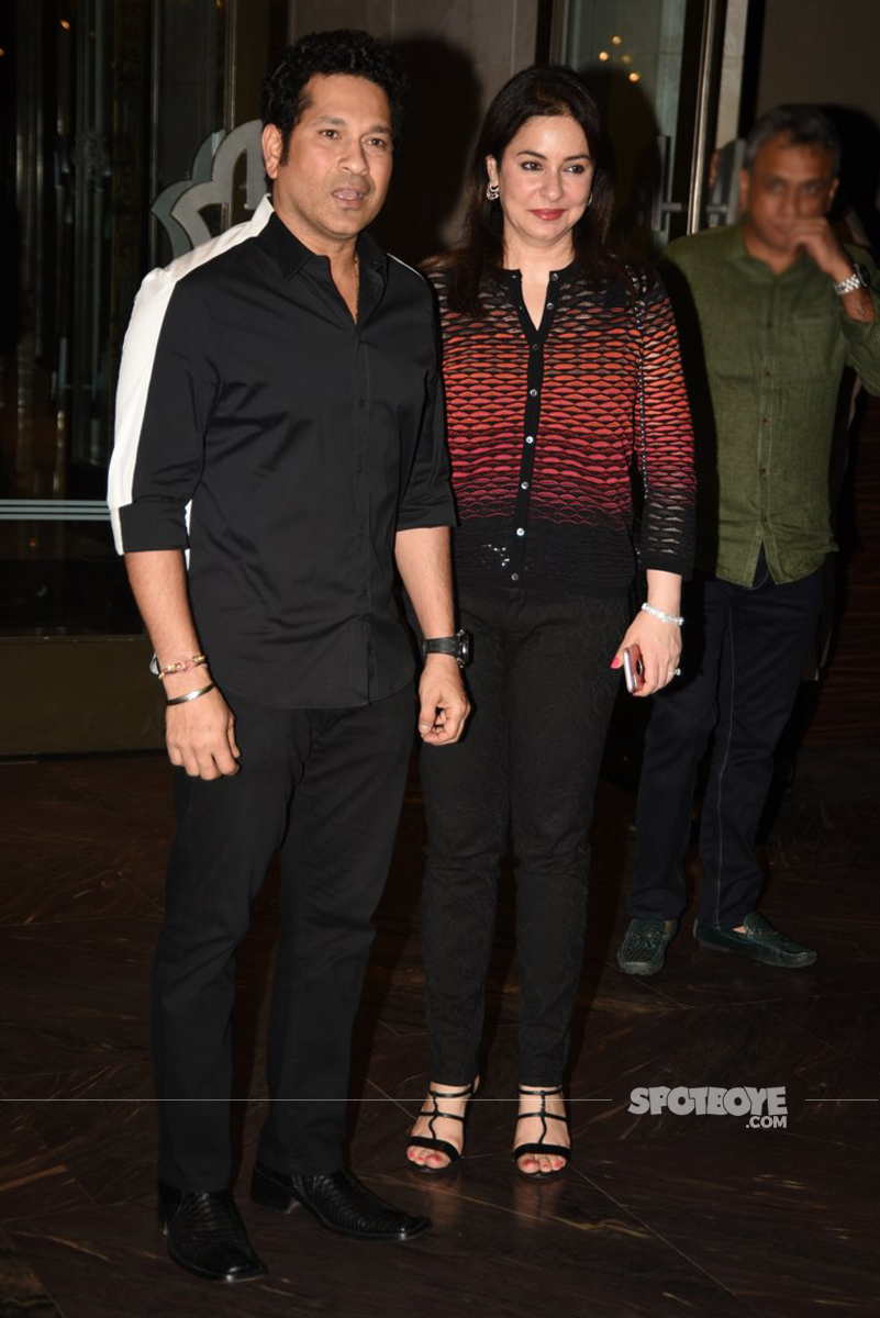 sachin tendulkar anjali tendulakar at zaheer khan sagarika ghatge engagement bash