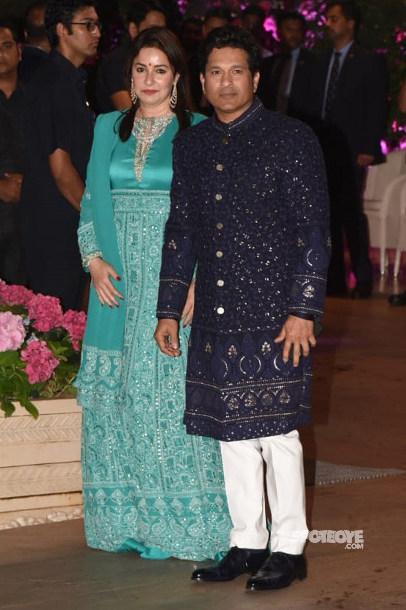 sachin tendulkar with wife anjali tendulkar