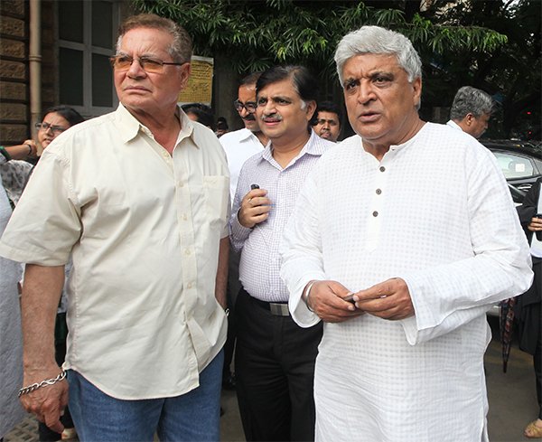 salim khan and kaved akhtar outside court