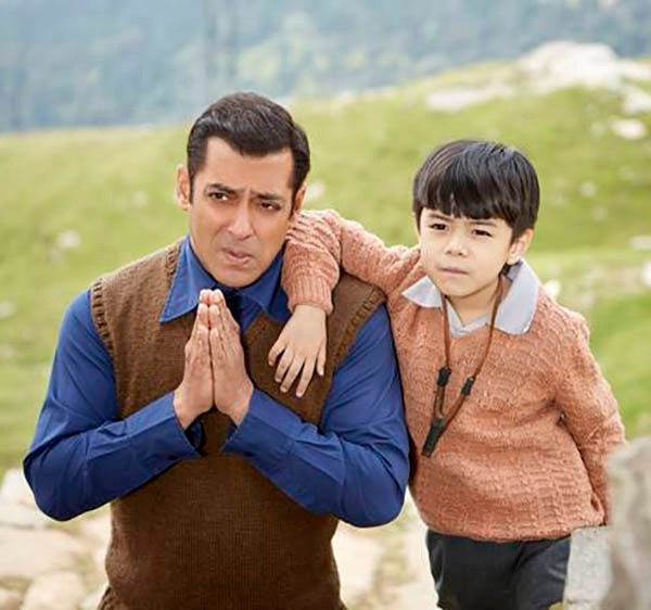 salman khan and matin ray tangu in a still from tubelight