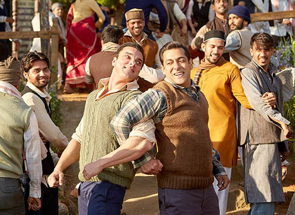 salman khan and sohail khans bromance in tubelight