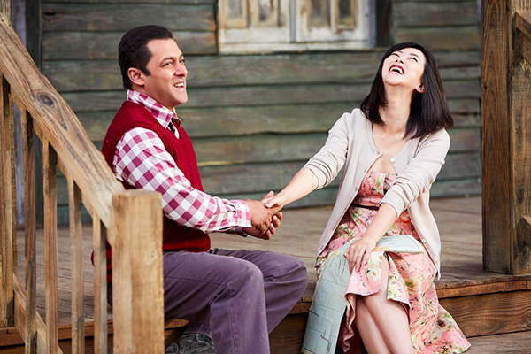 salman khan and zhu zhu in a romantic still from tubelight