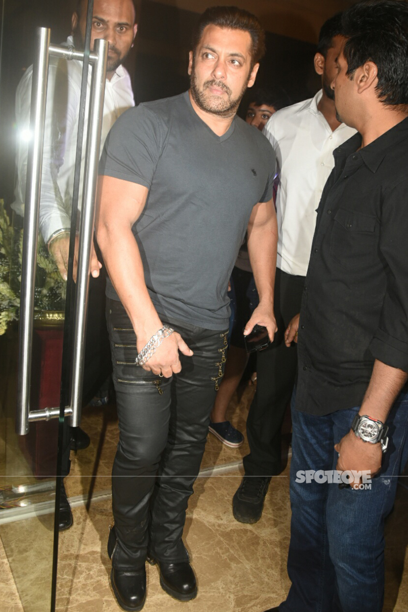 salman khan at ramesh taurani diwali bash