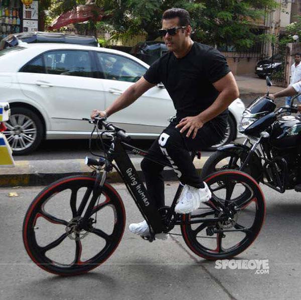 salman khan at the launch of being human e cycle