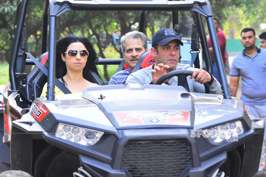 salman khan gives a ride to his guest
