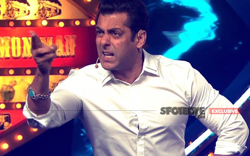WHAT! Salman Khan Gives Fans A Lecture While On His Morning Jog