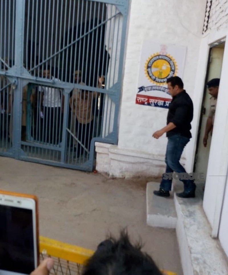 salman khan in jodhpur jail